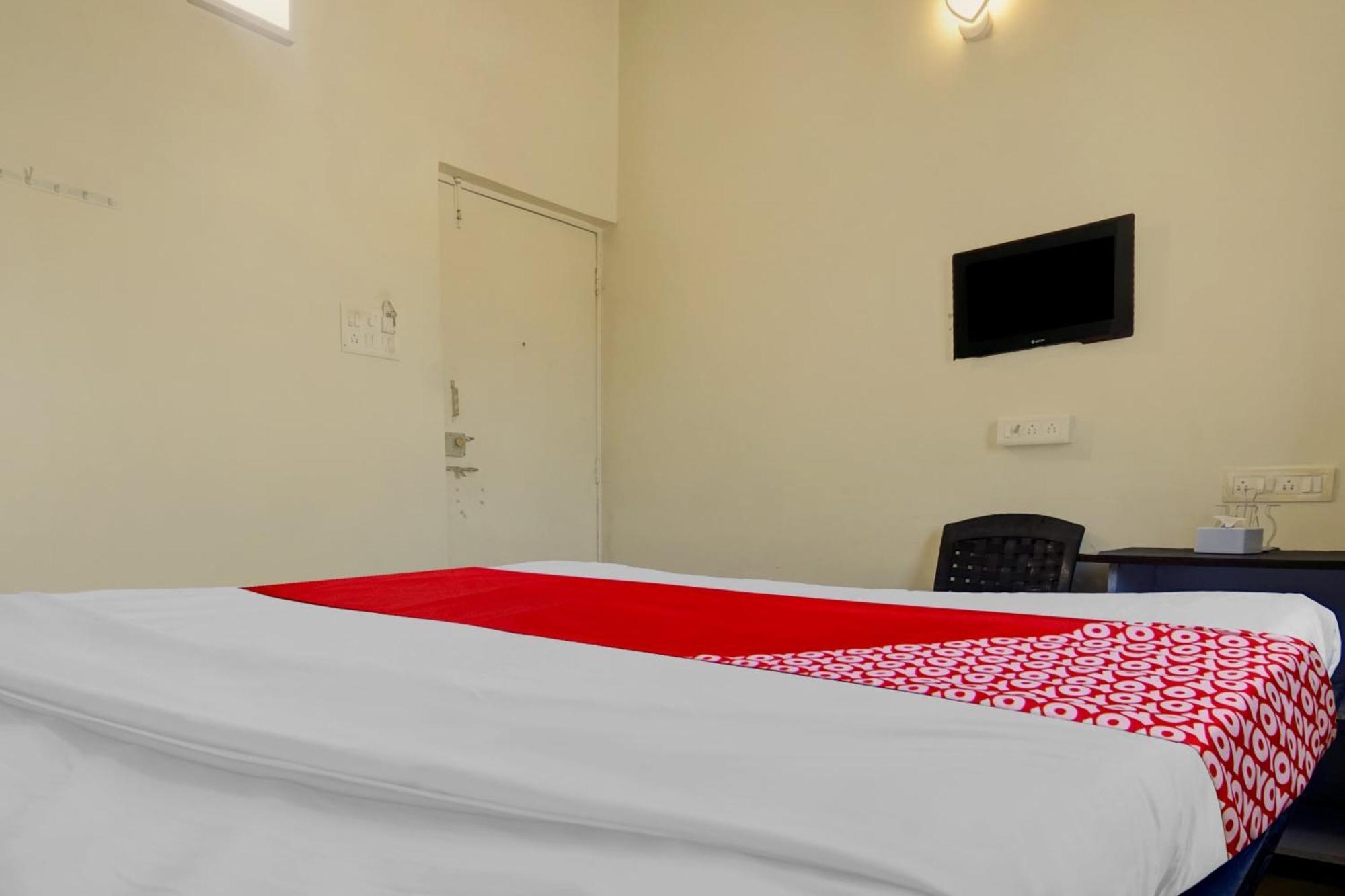 Hotel O Happy Homely Stay Sasvad ภายนอก รูปภาพ