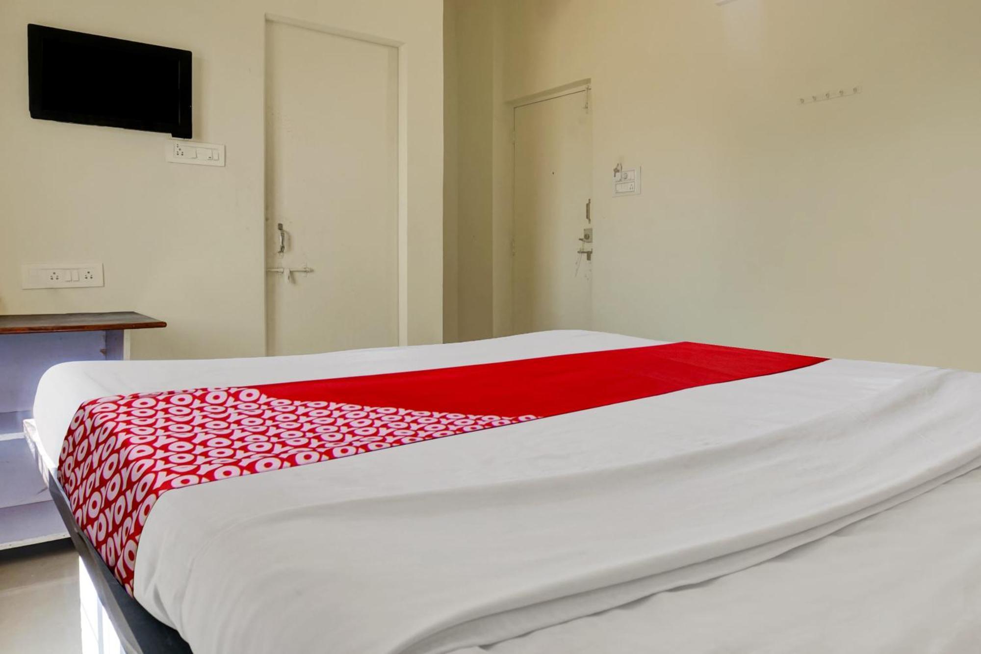 Hotel O Happy Homely Stay Sasvad ภายนอก รูปภาพ